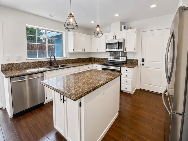 Foto del edificio - 1299 Rolling Hills Ct