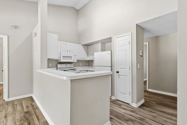 Building Photo - 10000 SW 52nd Ave