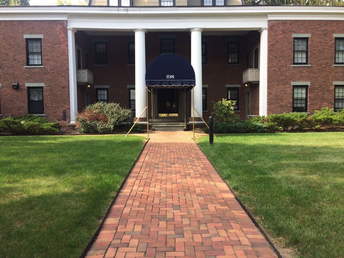 Foto principal - 198 Pawling Ave