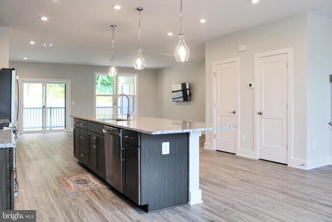 Building Photo - 811 Wesley Ln