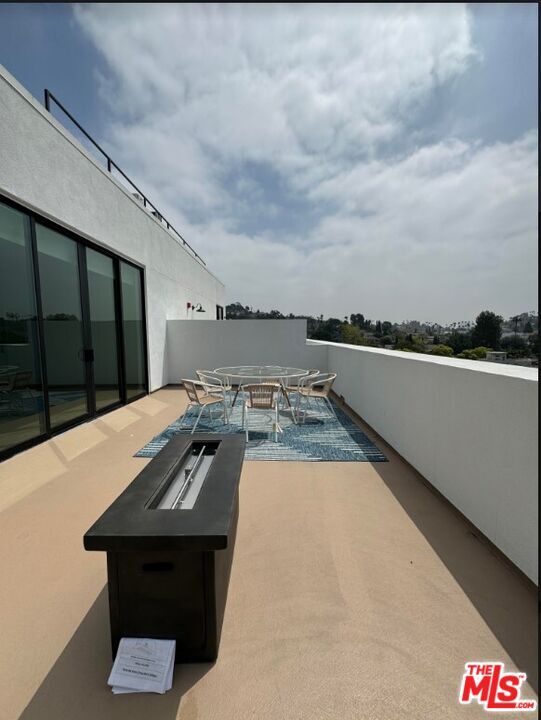 Foto del edificio - 1221 Myra Ave