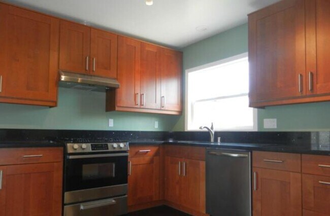 Building Photo - 5712 Lorelei Ave