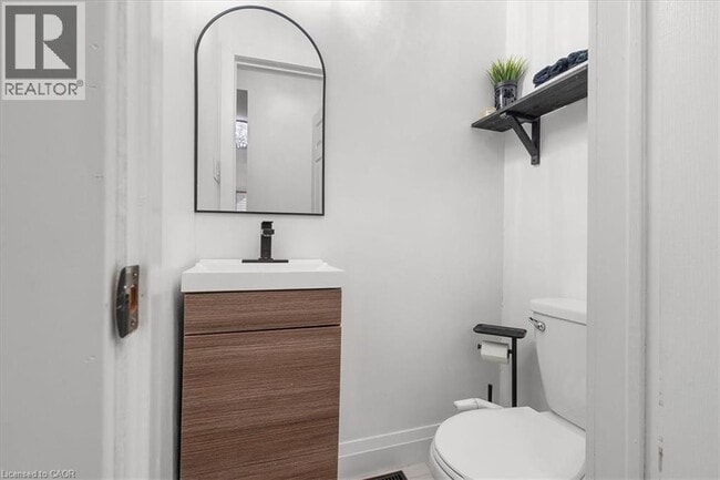 Building Photo - 39 Division St