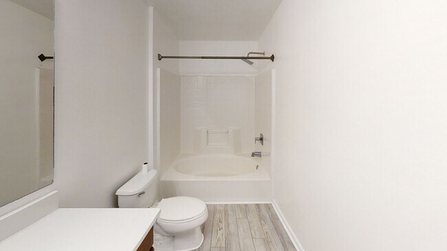 Foto del edificio - Gorgeous Townhome in Gated Lake Washington...