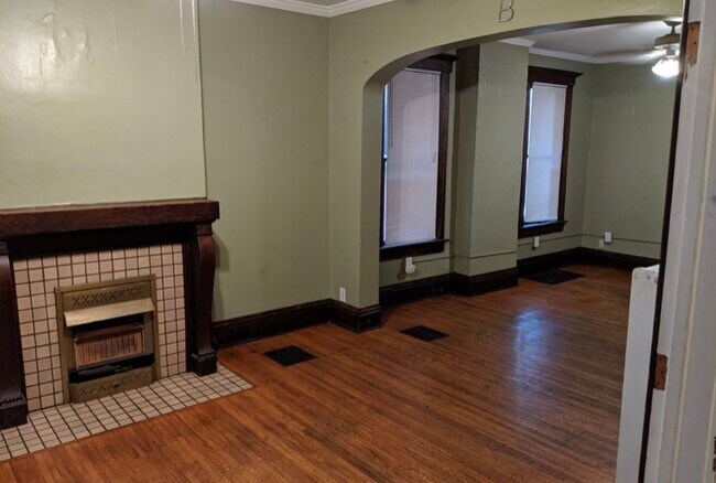 LARGE LIVING AREA - 2019 N 4th St