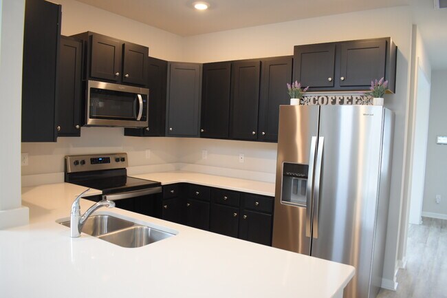 Building Photo - 7598 Knightbell Cir