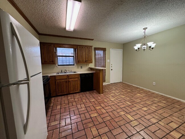 Building Photo - Condo Close To Baylor!