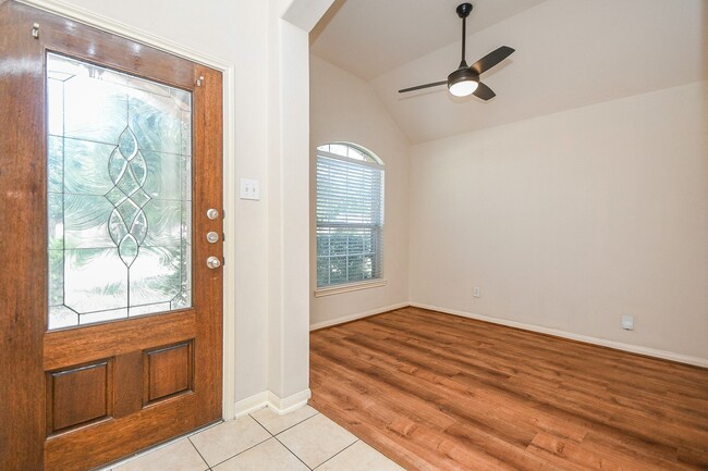 Building Photo - 6030 Wildbriar Ln