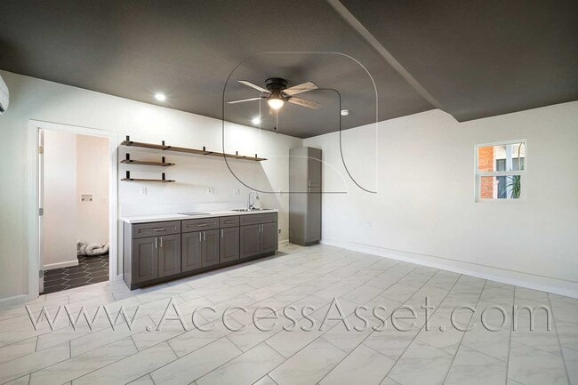 Photo - Charming Garage Studio /1 Bath With Privat... Townhome