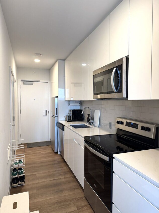 Foto principal - Aalii - High Floor Fully Furnished One Bed...