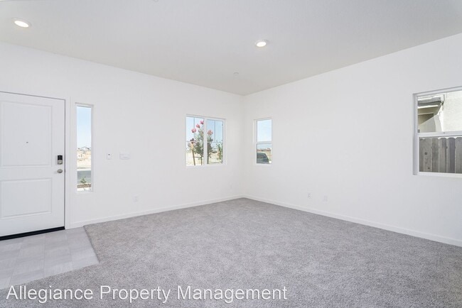 Building Photo - 3 br, 2 bath House - 1049 San Anselmo Ln