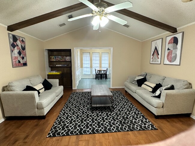 Photo - 4821 S Country Club Rd House