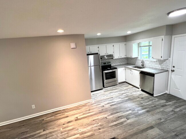 Building Photo - 1325 N 63rd Ter