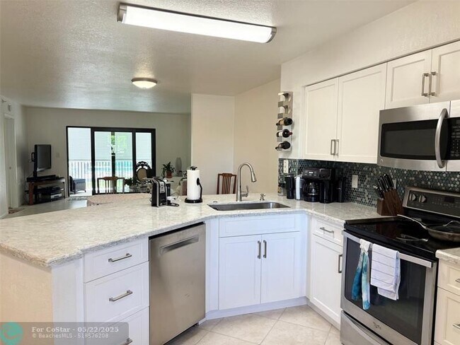 Foto del edificio - 2112 S Cypress Bend Dr