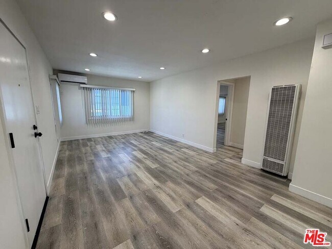 Foto del edificio - 8818 Ramsgate Ave