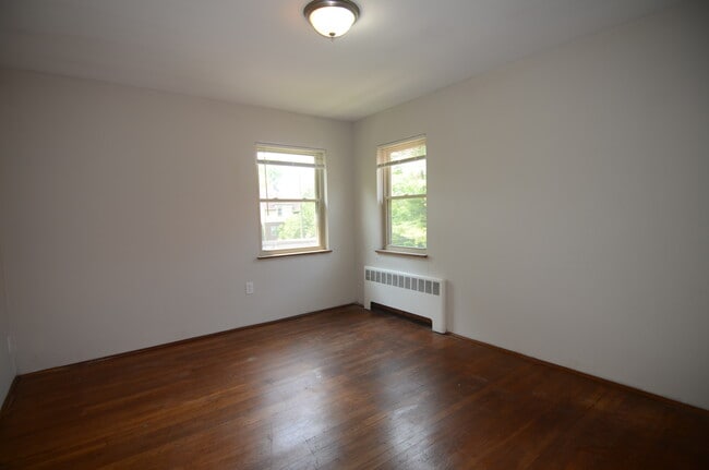 Building Photo - 1623 Section Rd