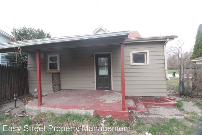Foto del edificio - 2 br, 1 bath House - 1009 W. 10th St.