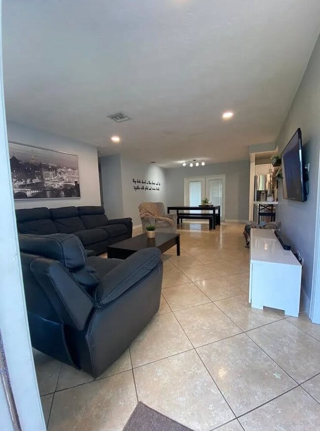 Foto del edificio - 6500 SW 4th St