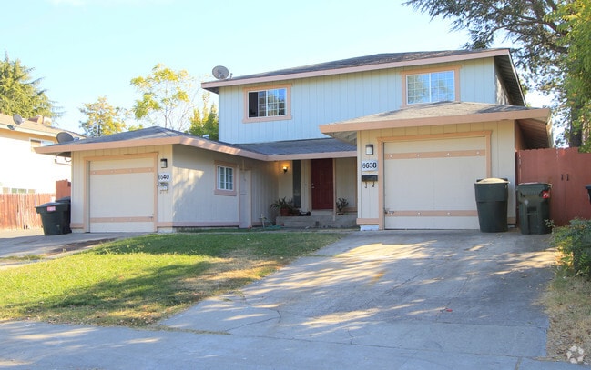 Building Photo - Merrihill Townhomes