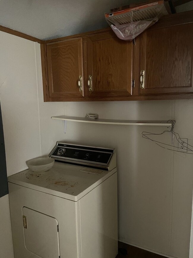 Building Photo - Blanchard 2 Bed 2 Bath Updated Home