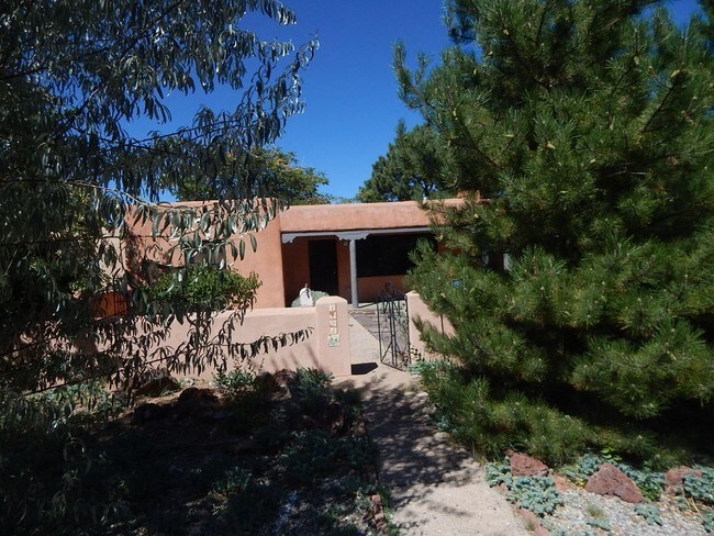 Building Photo - 1208 Galisteo Pkwy
