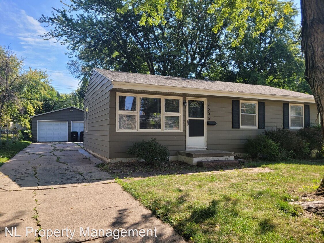 Primary Photo - 4 br, 2 bath House - 3605 S 78th St.