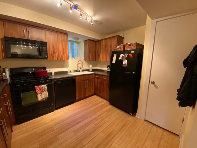 Foto del edificio - 1462 W Catalpa Ave