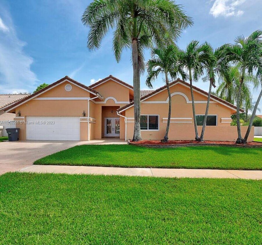 9526 Sun Pointe Dr, Boynton Beach, FL 33437 House for Rent in Boynton