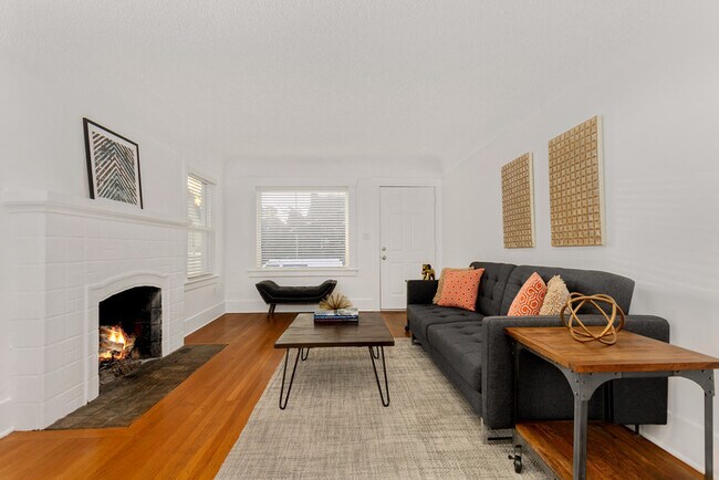 Foto del edificio - 2610 Glenwilde Pl E