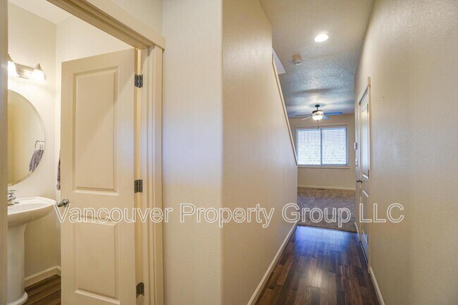 Building Photo - 4013 N Pioneer Canyon Dr