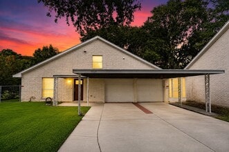 Building Photo - 9009 Tavenor Ln