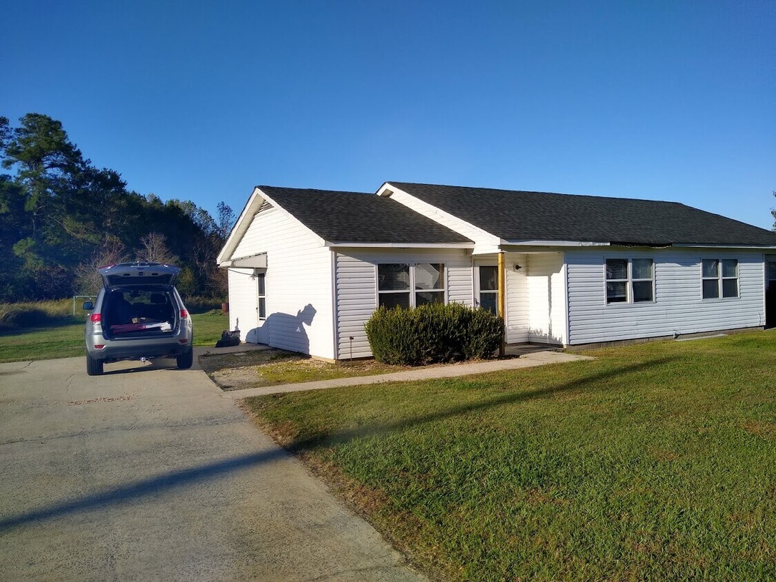 Primary Photo - 3099 Avon Rd