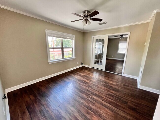 Foto del edificio - 1020 Main Ave