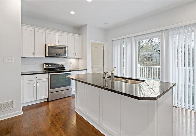 Foto del edificio - 832 Highpointe Cir