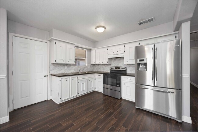 Building Photo - 4914 27th St E