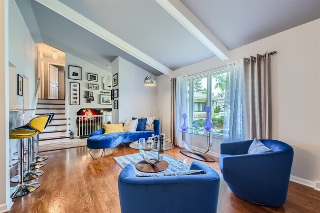 Building Photo - 823 River Forest Ct