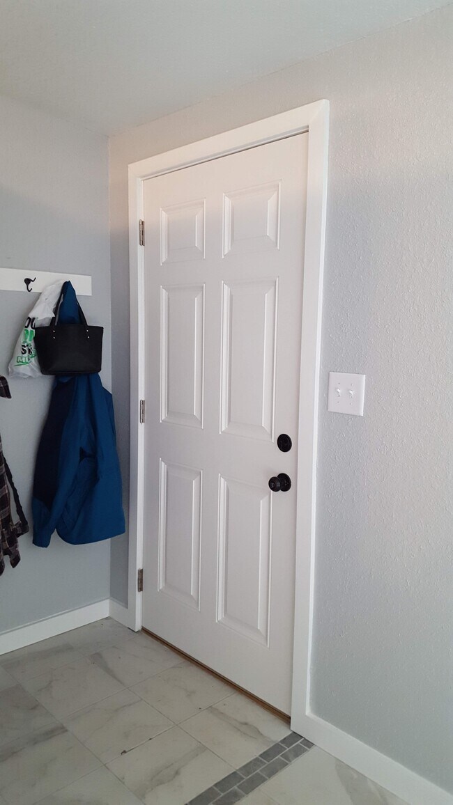 Inside Entrance - 2316 Kraig Rd