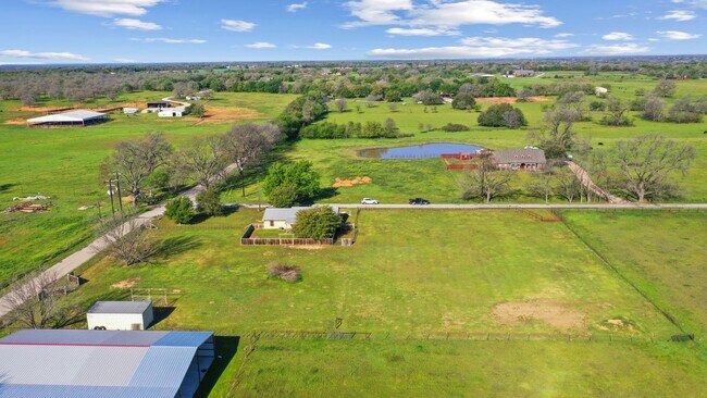 Foto del edificio - Horse Property