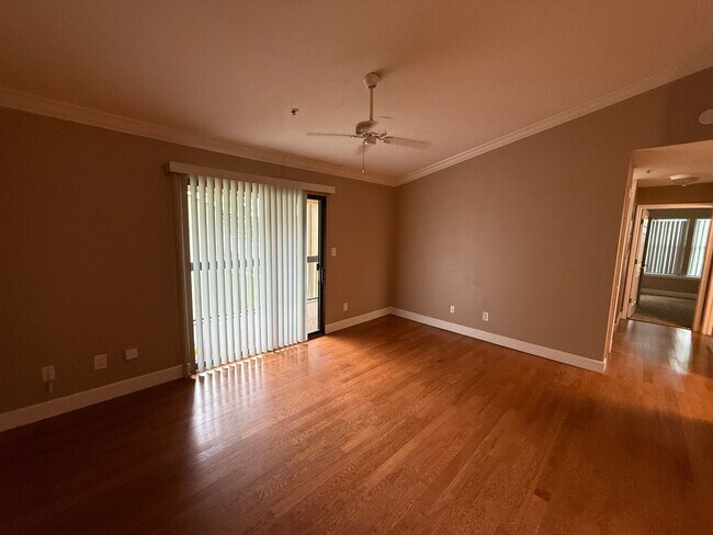 Foto del edificio - 4053 Crockers Lake Blvd