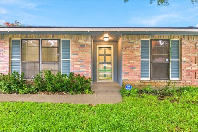 Foto del edificio - 6009 Leafwood Cir