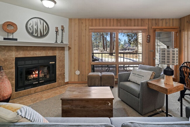 Building Photo - 19717 SW Mount Bachelor Dr