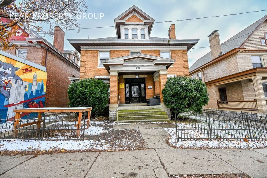 Foto principal - 305 W McMillan St