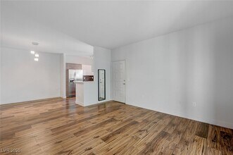 Building Photo - 75 N Valle Verde Dr