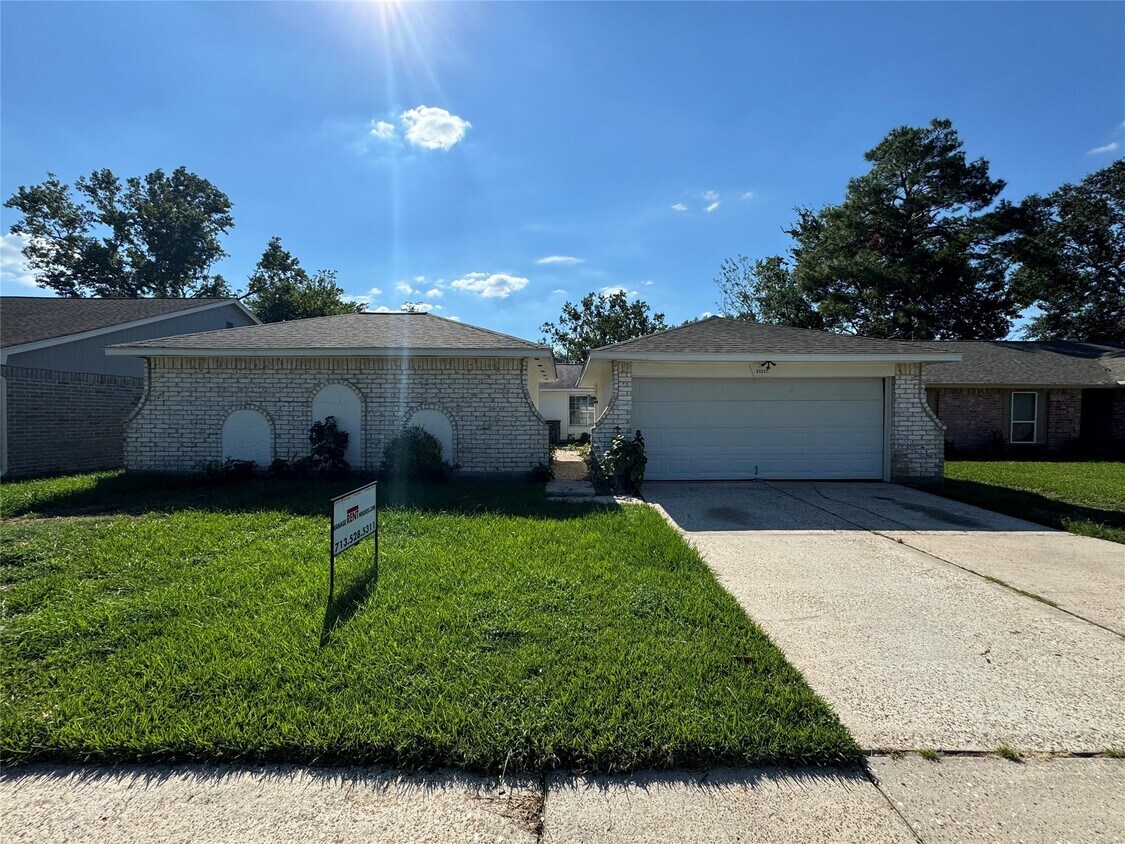 Foto principal - 23227 Low Ridge Rd