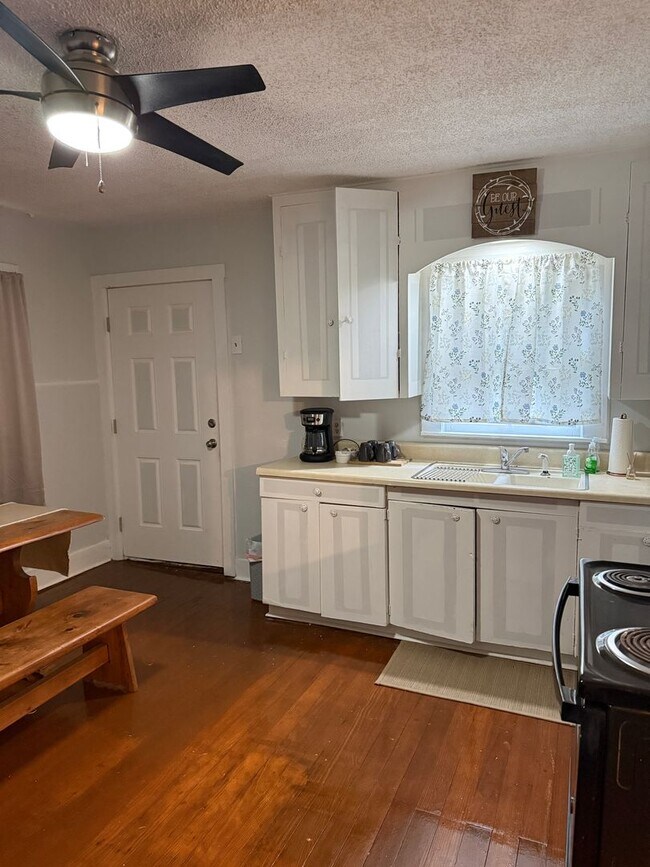 Foto del edificio - Charming 2-bedroom, 1-bath home