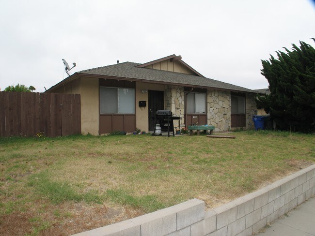 Building Photo - 10 Unit Portfolio in Ventura