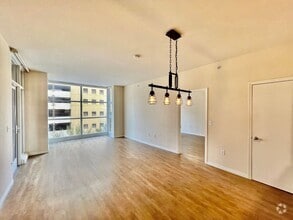 Building Photo - 530 K St