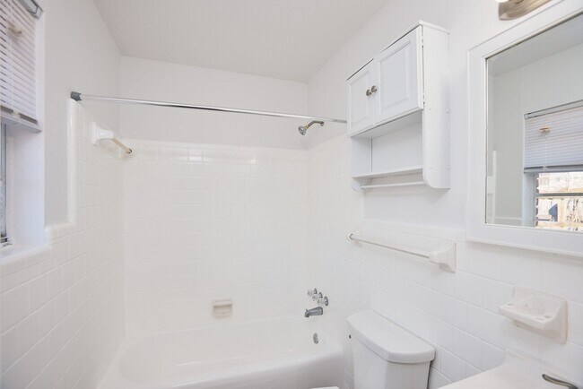 Foto del edificio - 1171 Woodland Ave NE