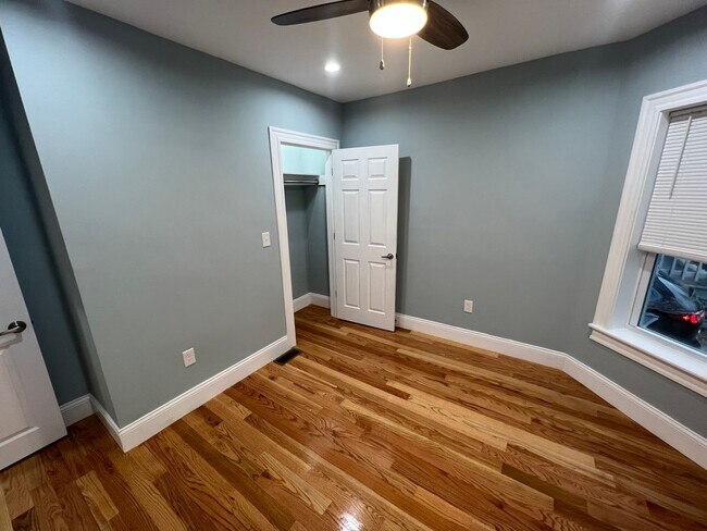 Building Photo - Harvard/Inman Square, High-End Finishes, I...