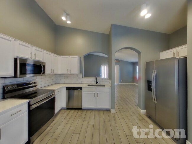 Foto del edificio - 8610 W Echo Ln